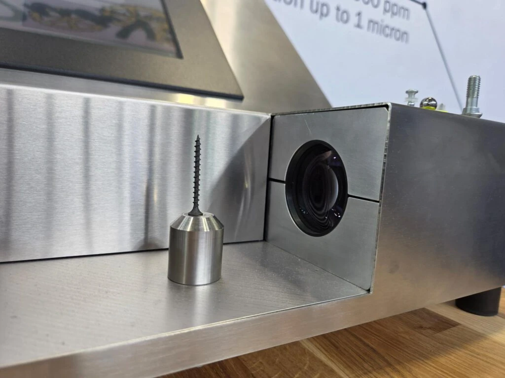 Optical inspection example — Screw Inspection